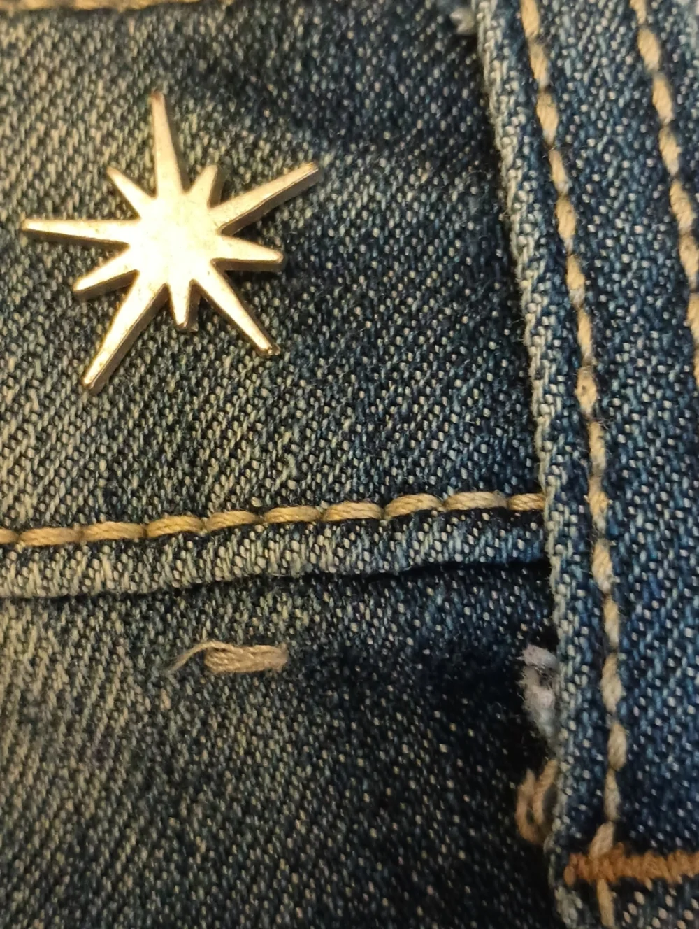 Almost‎ Famous Distressed Blue Denim Jeans 7